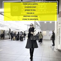 Wanita cantik ini adalah Asrilia Kurniati, istri dari anggota DPR RI Fraksi Gerindra Bambang Haryo. Asrilia yang namanya sempat viral beberapa pekan kemarin karena dikaitkan dengan Bupati Banyuwangi Abdullah Azwar Anas, terlihat mengunggah foto dirinya ke akun Instagram saat bergaya memakai tas Hermes Kelly yang harganya bisa sampai lebih dari Rp 200 jutaan. Foto: Instagram