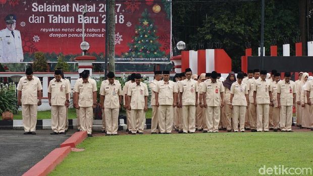 ASN Pemkot Blitar berpakaian jadul/