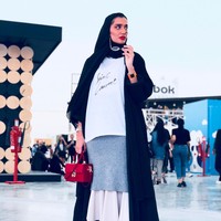 Hijabers asal Arab ini merupakan lulusan Dubai Womens College angkatan 2009. Ia mengambil jurusan Public Relation and Communication, dan tertarik di bidang sosial media hingga akhirnya membuat perusahaan digital agency. Foto: Instagram