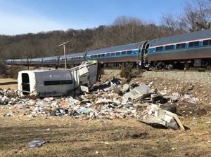 Kereta Angkut Anggota Kongres AS Tabrakan dengan Truk Sampah, 1 Tewas