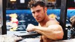 Foto: Lihat Otot Sixpack Zac Efron yang Doyan Sepedaan