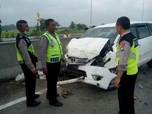 MPV Kecelakaan di Tol yang Belum Diresmikan, Satu Orang Tewas