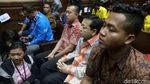 Tasbih Digital Ny Deisti dan Tas Hitam Setya Novanto di Sidang