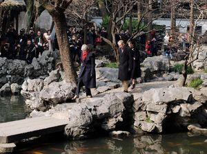 Foto: Saat PM Inggris Nikmati Taman Yu Yuan di Shanghai