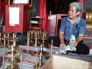 Melihat Ritual Ayak Abu di Kelenteng Tjoe Hwie Kiong Rembang