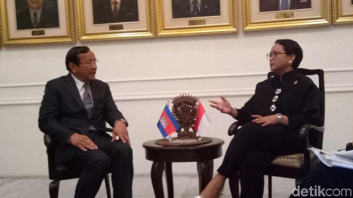 Menlu RI-Menlu Kamboja Bertemu Bahas Penguatan Kerja Sama