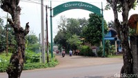 Untuk mengetahui keberadaan pabrik PT Adiperkasa Citra Esemka Hero (HERO), yang berlokasi di Jl. Cimanggung, Setu Sari, Cileungsi, Bogor, Jawa Barat 16820, bisa dilalui beberapa jalur. Pertama bisa dilalui Jalan Cileungsi Raya melalui jalan Raya Narogong melalui jalan Klapanunggal, menuju Jalan Bojong Klapanunggal, dan akan bertemu jalan Cimaggung tepat River Green Kawasan Industri berdiri di sebelah kanan.