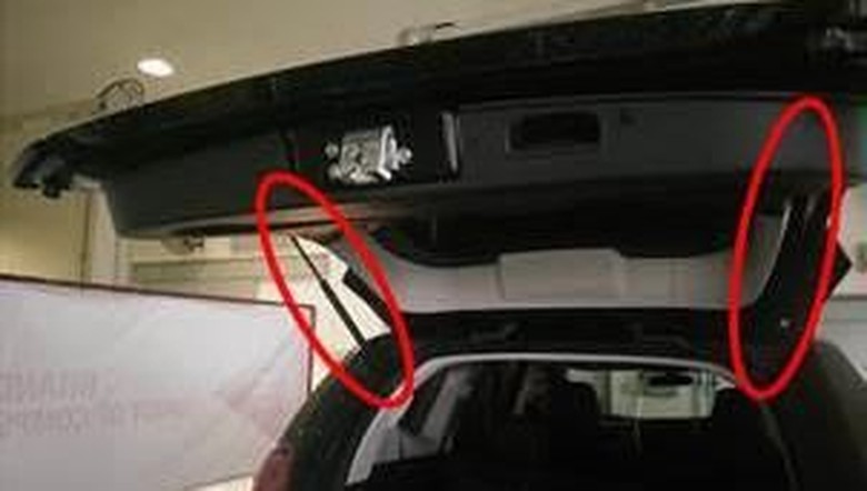 Pegas Pintu Bagasi Rawan Berkarat Mitsubishi Recall Pegas Pintu Bagasi Rawan Berkarat Mitsubishi Recall