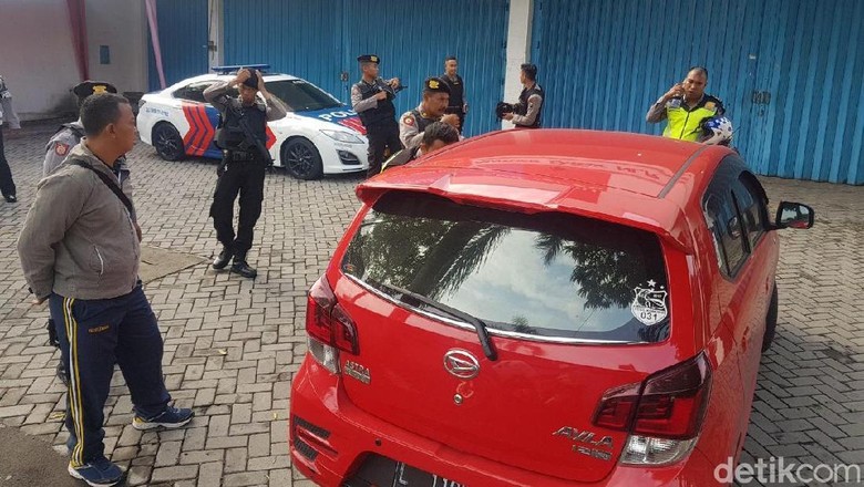 Mobil Warga Surabaya Korban Perampasan Ditemukan di Jombang Mobil Warga Surabaya Korban Perampasan Ditemukan di Jombang