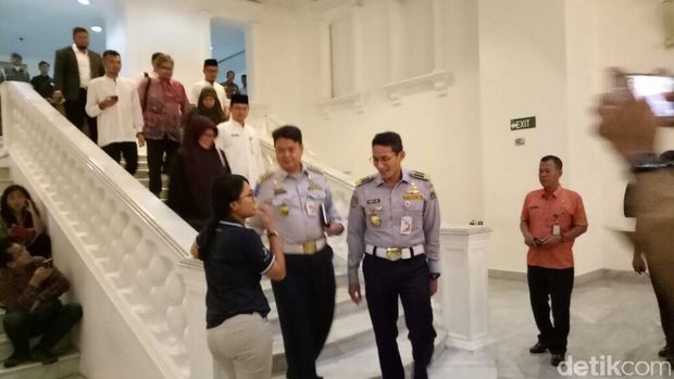 Sandi didampingi Kadishub DKI Andri Yansyah