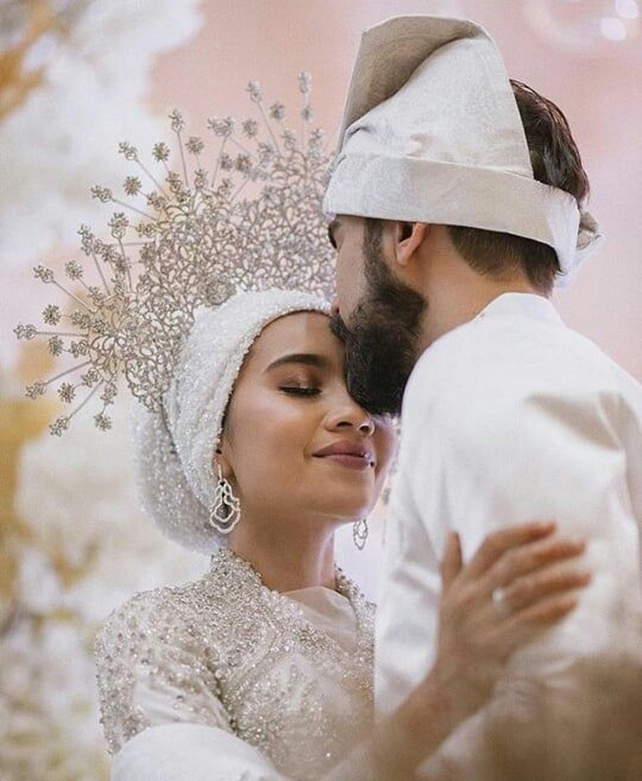 Foto Resepsi Pernikahan Megah Penyanyi Malaysia Yuna Dengan Adik Ipar Bcl Foto 3