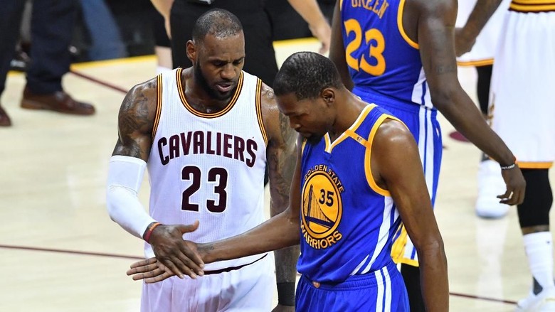 Terkait Rumor LeBron ke Warriors, Durant: Apapun Bisa Terjadi Terkait Rumor LeBron ke Warriors, Durant: Apapun Bisa Terjadi