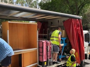 Peralatan Lama RS Adelaide Disumbangkan ke 24 Negara
