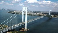 Jembatan ini namanya Verrazano-Narrows di New York City dibangun dengan biaya USSD$ 2,4 Miliar atau setara dengan Rp 32 triliun. Therichest/Istimewa.