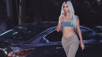 Ia terlihat bergaya seperti layaknya istri Kanye West tersebut. (Dok. Instagram/kimkardashian)