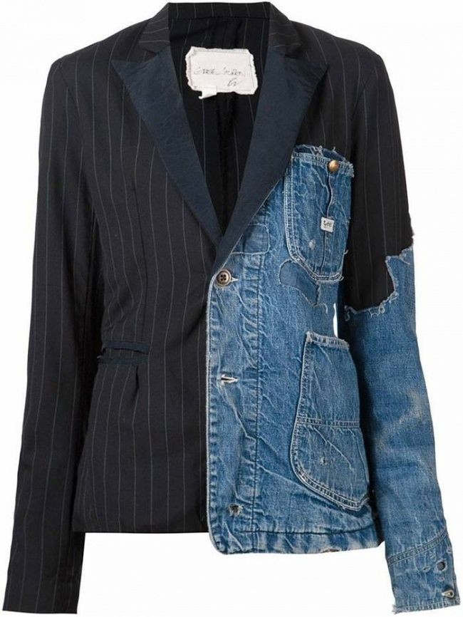 Bingung menentukan ingin pakai baju formal dengan blazer atau casual dengan denim? Bagaimana jika keduanya digabungkan, seperti blazer dengan sentuhan denim berikut. Foto: Pinterest