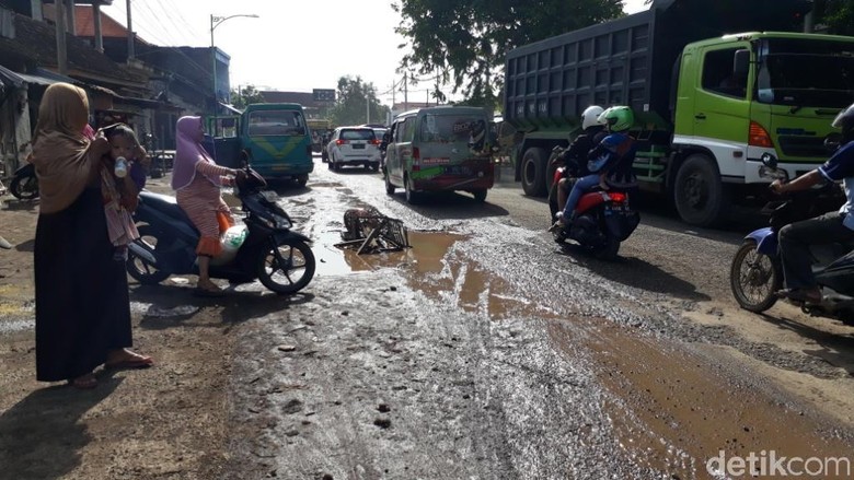 Jalan di Pasuruan Rusak 30 Km, Pelaksana Proyek Nasional Siap Perbaiki Jalan di Pasuruan Rusak 30 Km, Pelaksana Proyek Nasional Siap Perbaiki