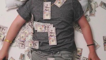 Memilih menekuni dunia Bitcoin, Finman pun memutuskan tidak melanjutkan ke jenjang kuliah. Karena ia menang taruhan dengan orang tuanya, bahwa dia boleh tidak melanjutkan ke perguruan tinggi jika bisa jadi jutawan di usia 18 tahun. Foto: Instagram