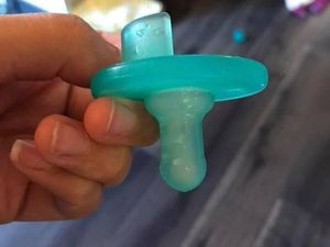 Ide DIY Teether Ibu Ini Jadi Viral, Gimana Menurut Bunda?