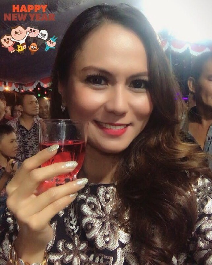 Ini Lho 8 Pose Cantik Victorine Lengkong Si Kate Middleton Indonesia