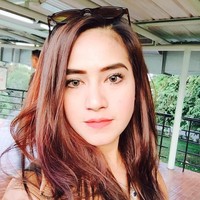 Tak hanya sebagai pemain futsal, wanita berparas manis ini juga sering terlihat di layar kaca sebagai presenter. Foto: Instagram