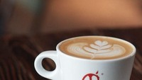 Anomali Coffee merupakan pelopor gerai kopi lokal dengan andalan kopi asli Indonesia. Di sini Anda bisa menikmati 8 kopi asli Indonesia atau Single Origin Coffee seperti kopi dari Bali, Jawa, Toraja, Aceh Gayo, Sumatera, Papua, Flores dan Aceh Lukup Sabun. Anomali Cabang Senopati. Sudah ada beberapa tempat di Jakarta seperti di wilayah Menteng, Jakarta Pusat dan pantai indah kapuk, Jakarta Utara.Foto: Istimewa