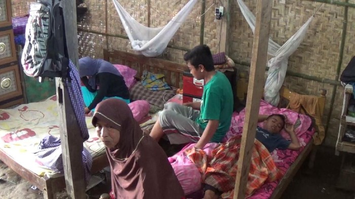 Kisah Siti, Buruh Batu Bata yang Sendirian Menghidupi 4 Anaknya