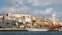 Di negara Portugal terdapat pelabuhan di kota Lisbon. Di sekitar pelabuhan ini terdapat dua situs warisan dunia UNESCO yakni Belem Tower dan Jeronimos Monastery. Istimewa/BBC.
