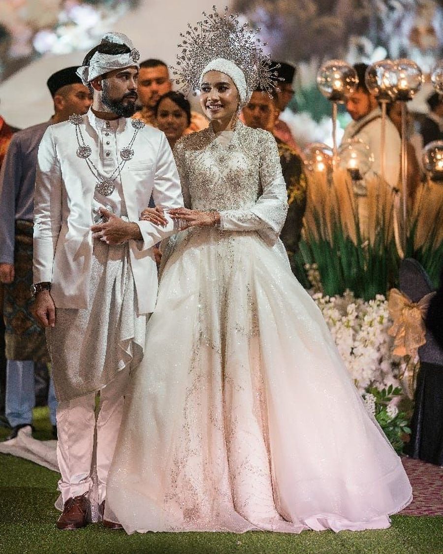 Foto Resepsi Pernikahan Megah Penyanyi Malaysia Yuna Dengan Adik Ipar Bcl Foto 3