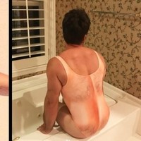 Baju renang unik ini dirilis oleh retailer fashion Beloved Shirts. Koleksinya yang dinamai Sexy Chest One Piece Swimsuit’ ini banyak mendapat protes netizen karena terlihat menjijikkan. Foto: Istimewa