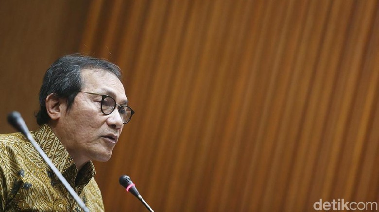 Geledah Terkait Bupati Malang, KPK Sita Rp 323 Juta dan SGD 15 Ribu Geledah Terkait Bupati Malang, KPK Sita Rp 323 Juta dan SGD 15 Ribu