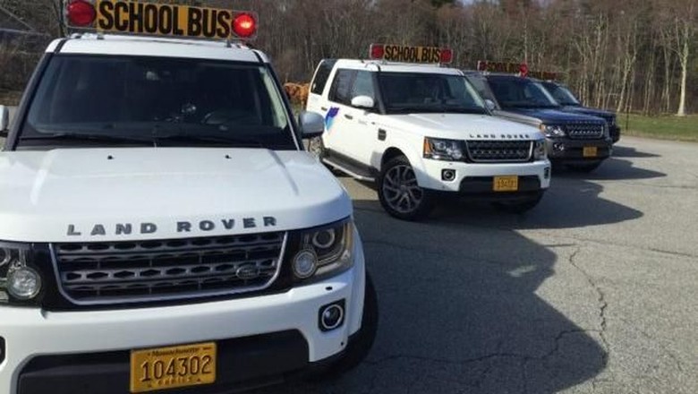 Keren Banget Land Rover  Jadi Mobil  Antar Jemput Anak Sekolah