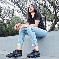 Wanita kelahiran 1994 ini kerap kali bergaya kasual dan sporty. Foto: Instagram