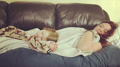 Niatnya Temani Anak Tidur, Eh Bunda Jadi Ikutan Terlelap