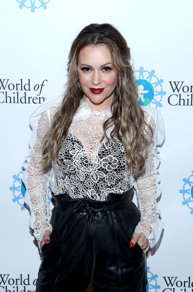 Ini penampilan Alyssa Milano sekarang setelah memiliki dua anak. Foto: Getty Images