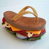 Kalau sedang sangat lapar, sandal jepit ini bisa dikira makanan. Foto: Pinterest.