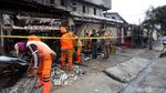Foto: Rumah yang Terbakar di Jakbar Tewaskan Satu Keluarga Digaris Polisi