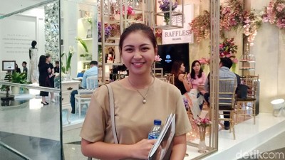 Cewek-cewek Cantik Ini Cari Perlengkapan Nikah, Kamu Kapan?