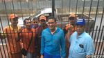 Kompak Berbaju Biru, Ini Gaya Sandiaga-Hotman Paris Lari Bareng