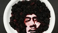 Wajah gitaris terkenal asal Amerika ini dibuat Harley dari buah blackberry! Foto: Instagram @harleyfood_art