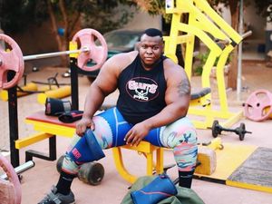 Foto: Iron Biby, Calon Pria Terkuat di Dunia dari Burkina Faso