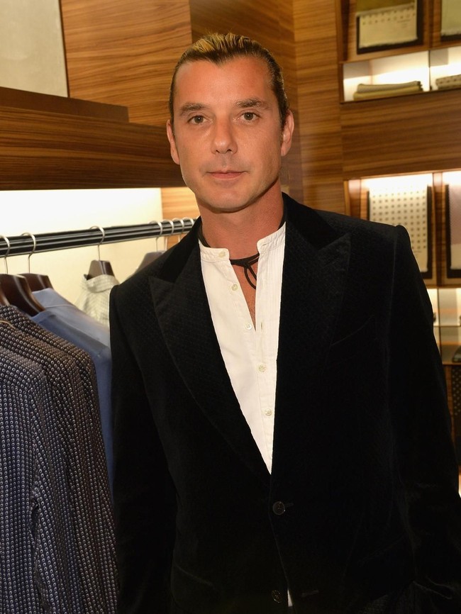 Meski memiliki latar belakang anak band, namun penampilan Gavin masih terbilang rapi. Pria 52 tahun itu memiliki wajah manis dan penampilan yang rapi, meski berambut gondrong.  Foto: dok. Getty Images