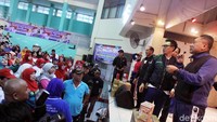 Senam pagi bersama warga itu merupakan kegiatan positif yang harus terus dilakukan.