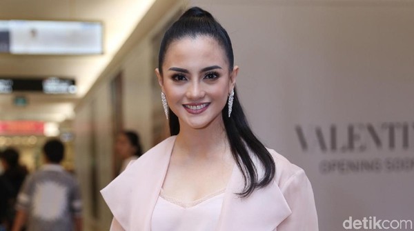 Menjauhlah Para Pria, Ririn Ekawati yang Makin Cantik Ini Tak Mau Didekati