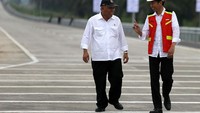 Presiden Jokowi meresmikan 2 ruas tol Trans Sumatera. 2 Ruas tersebut adalah Tol Medan-Binjai seksi 2 dan 3 dan Medan-Kualanamu-Tebing Tinggi seksi 2-6. Agung Pambudhy/detikcom.