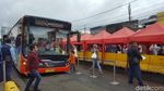 Warga Serbu TransJ Tanah Abang Explorer yang Kembali Beroperasi