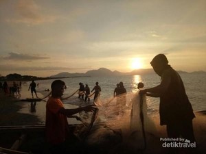 Sunset Memikat Pantai Kampung Jawa Tapi di Aceh