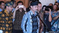 Gubernur Jambi Zumi Zola diduga menerima gratifikasi berkaitan dengan proyek-proyek di wilayahnya. Jumlah gratifikasi yang diduga diterima Zumi adalah Rp 6 miliar. (Foto: Raja Adil Siregar/detikcom)