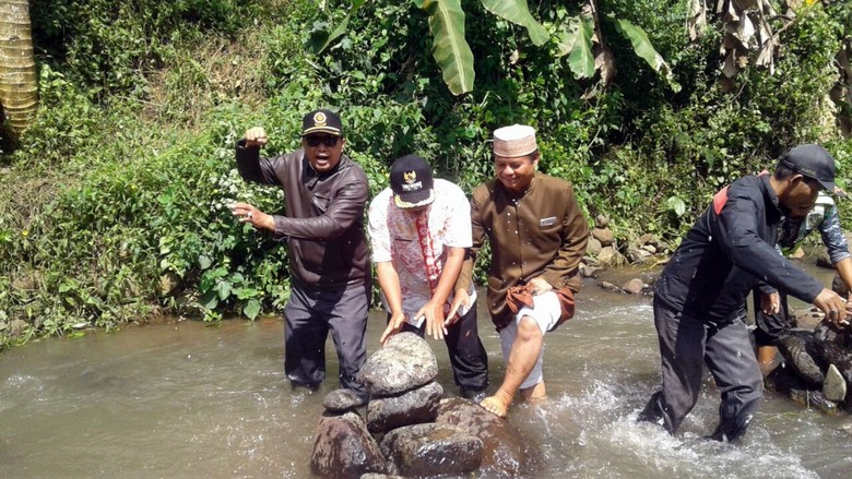 MUI Imbau Warga Tak Mudah Percaya soal Isu Mistis Batu Bersusun MUI Imbau Warga Tak Mudah Percaya soal Isu Mistis Batu Bersusun