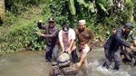 Ini Batu Bersusun Misterius yang Dihancurkan karena Isu Mistis